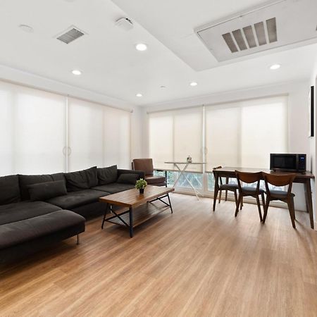 Charming Urban Retreat Near Usc In La- Private Room With Share Living Room With Kitchen 洛杉矶 外观 照片