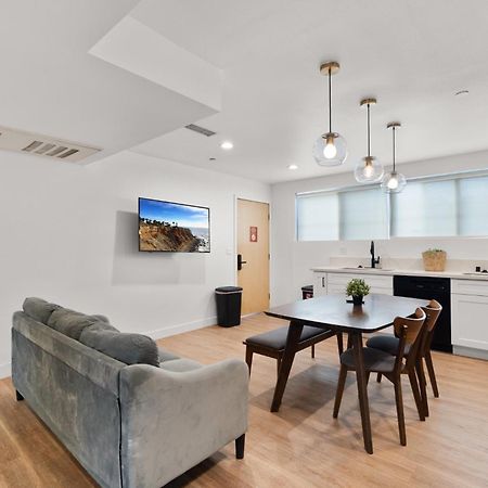 Charming Urban Retreat Near Usc In La- Private Room With Share Living Room With Kitchen 洛杉矶 外观 照片
