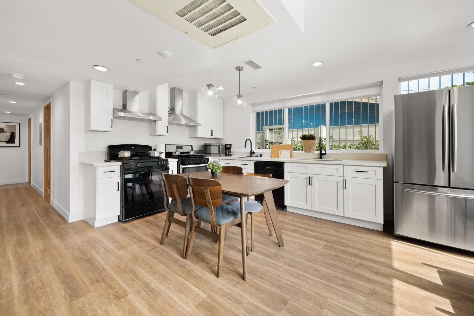 Charming Urban Retreat Near Usc In La- Private Room With Share Living Room With Kitchen 洛杉矶 外观 照片
