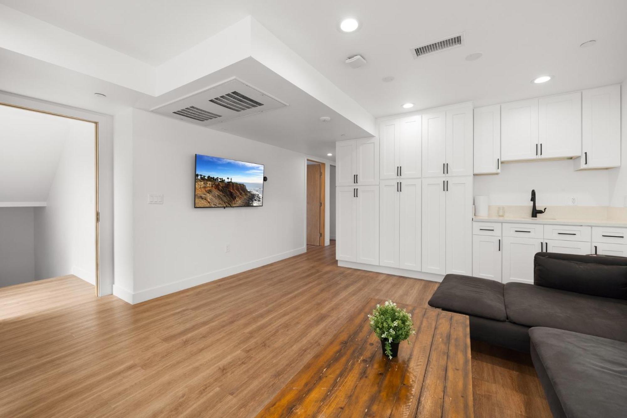 Charming Urban Retreat Near Usc In La- Private Room With Share Living Room With Kitchen 洛杉矶 外观 照片
