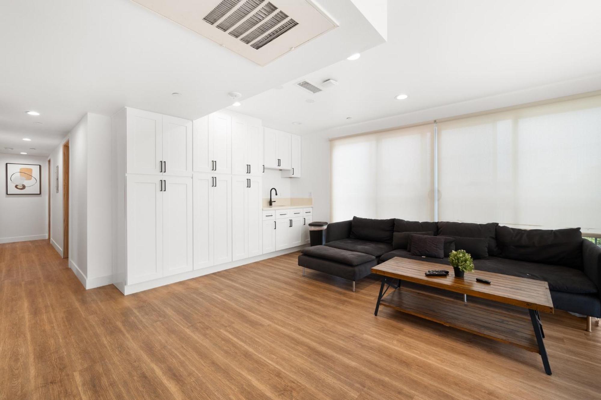 Charming Urban Retreat Near Usc In La- Private Room With Share Living Room With Kitchen 洛杉矶 外观 照片